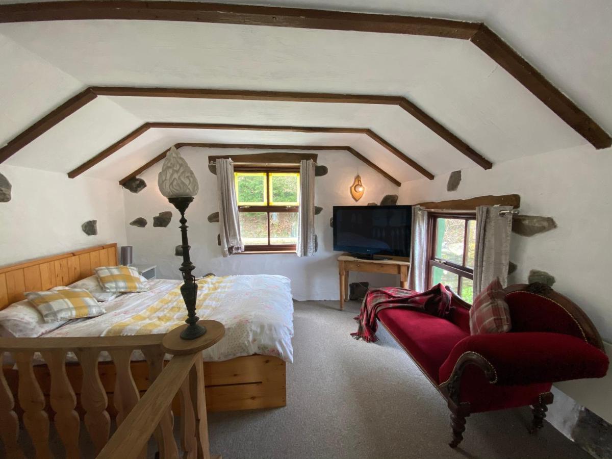Beautiful Secluded Farmhouse With Hot Tub Villa Barmouth Exterior photo