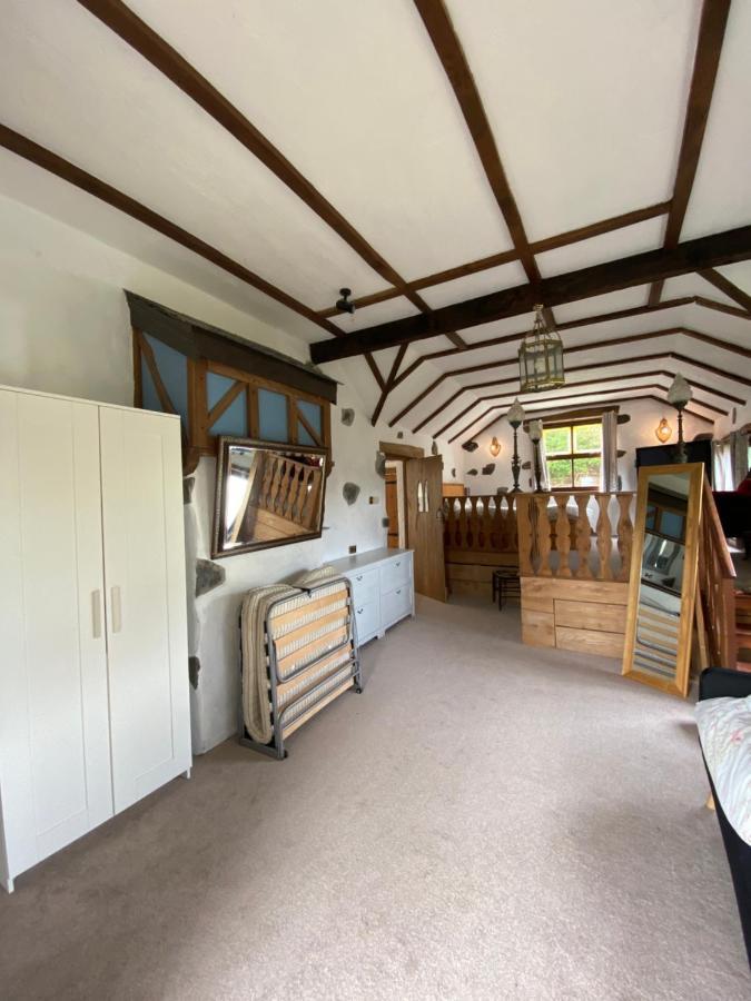 Beautiful Secluded Farmhouse With Hot Tub Villa Barmouth Exterior photo
