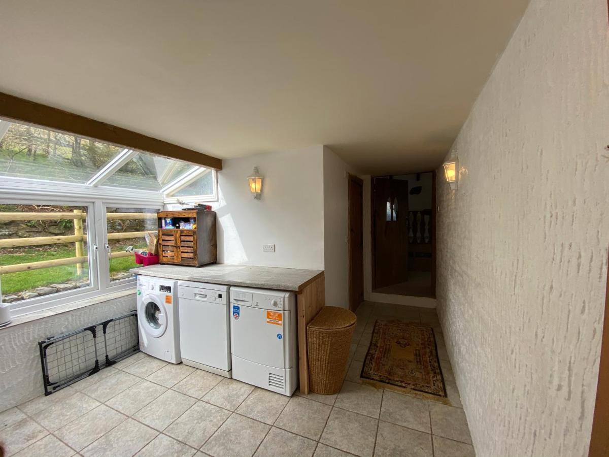 Beautiful Secluded Farmhouse With Hot Tub Villa Barmouth Exterior photo