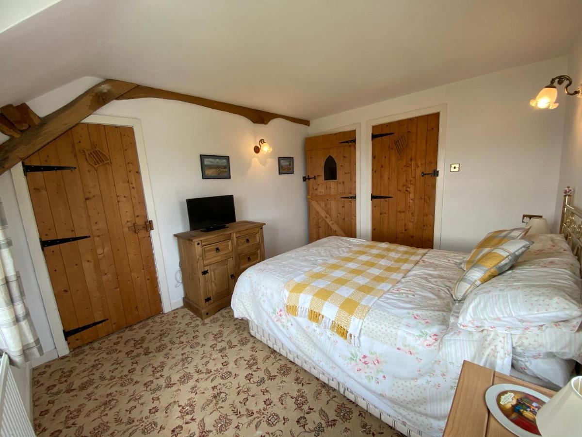 Beautiful Secluded Farmhouse With Hot Tub Villa Barmouth Exterior photo